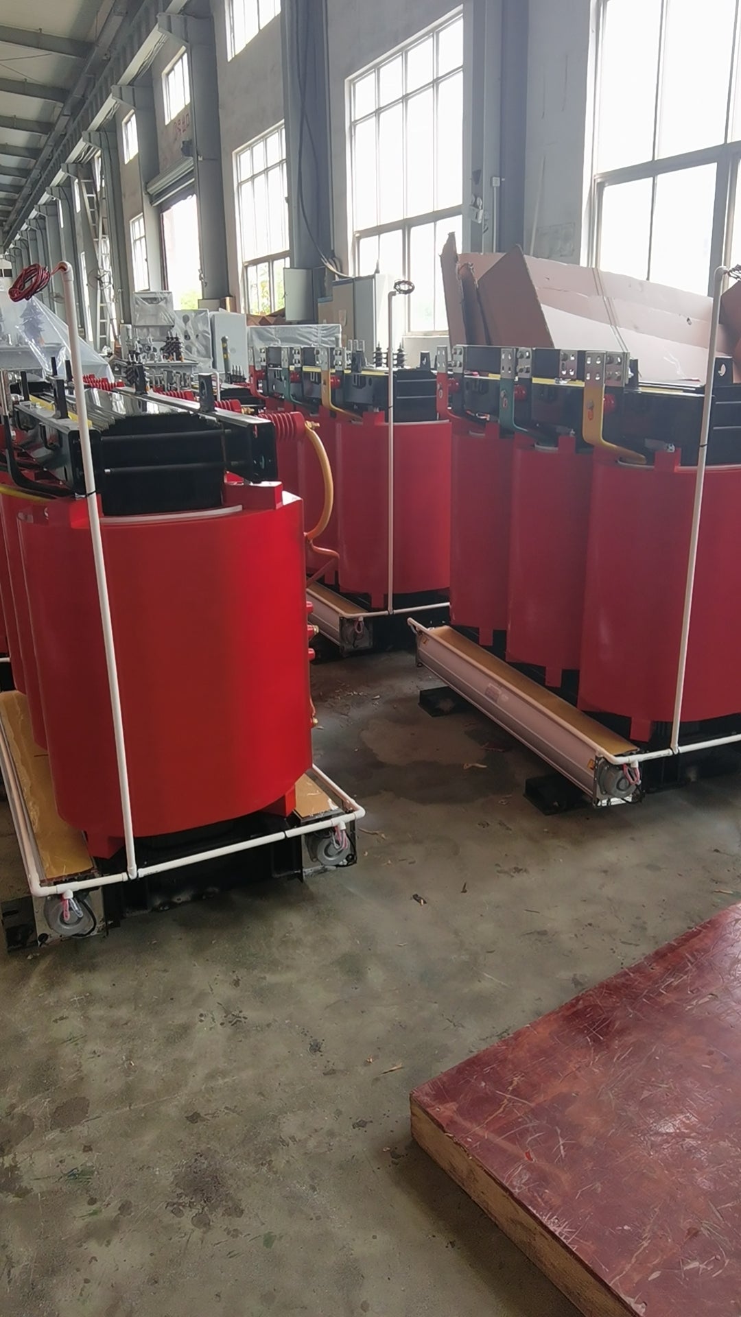 Сух трансформатор 2000kVA, 10(6)/0,4kV, dyn11, imp.6%, Ak- 16000W, AAo- 2340W